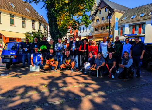 Die Unternehmer*innen des Innovationstages Bad Laer präsentieren sich und ihr Arbeitsmaterial auf dem Paulbrink